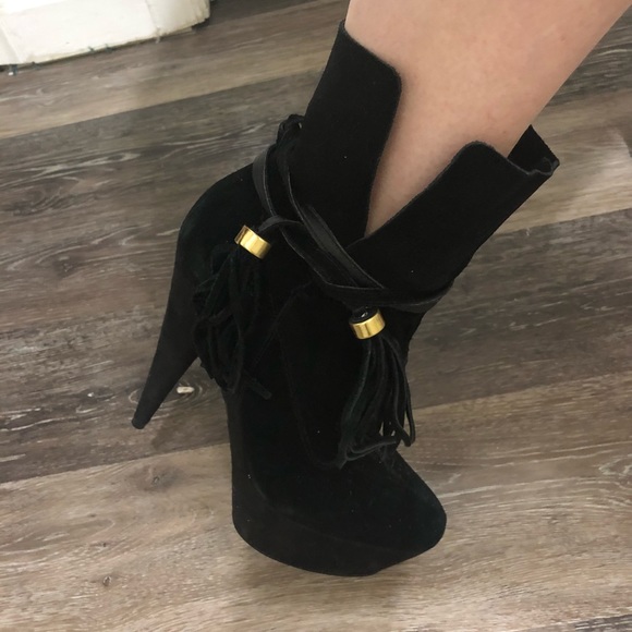 Size 6 Colin Stuart Black Suede platform bootie - Picture 2 of 4